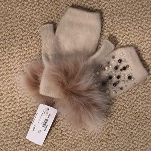 Ivory beaded Gloves with fox fur trim